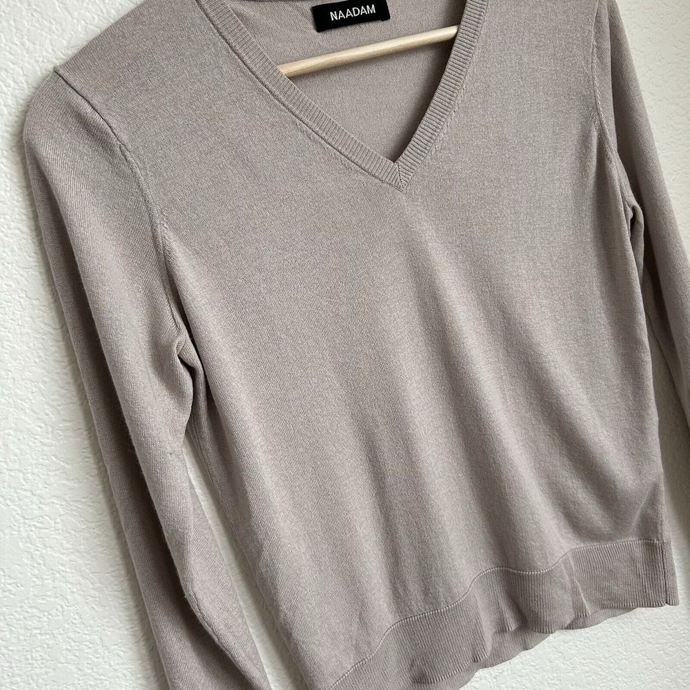 Naadam Fancy Cashmere V Neck Sweater Cashmere/Silk Pullover  in Timber Gray $175